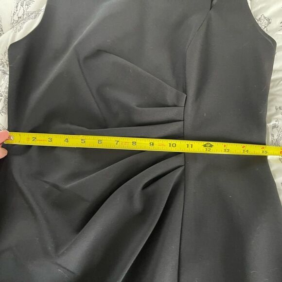 Elie Tahari Clarette sleeveless shoulder slit black cocktail dress size 8 - Picture 5 of 9